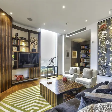 Whitecross Apartment
